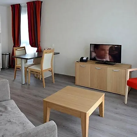 Domitys Le Parc De Saint-cloud Apart Otel 4*